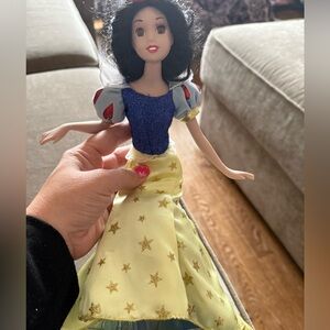 Disney Brass Key Snow White Porcelain Doll 13" MISSING ONE BOW ON SHOE